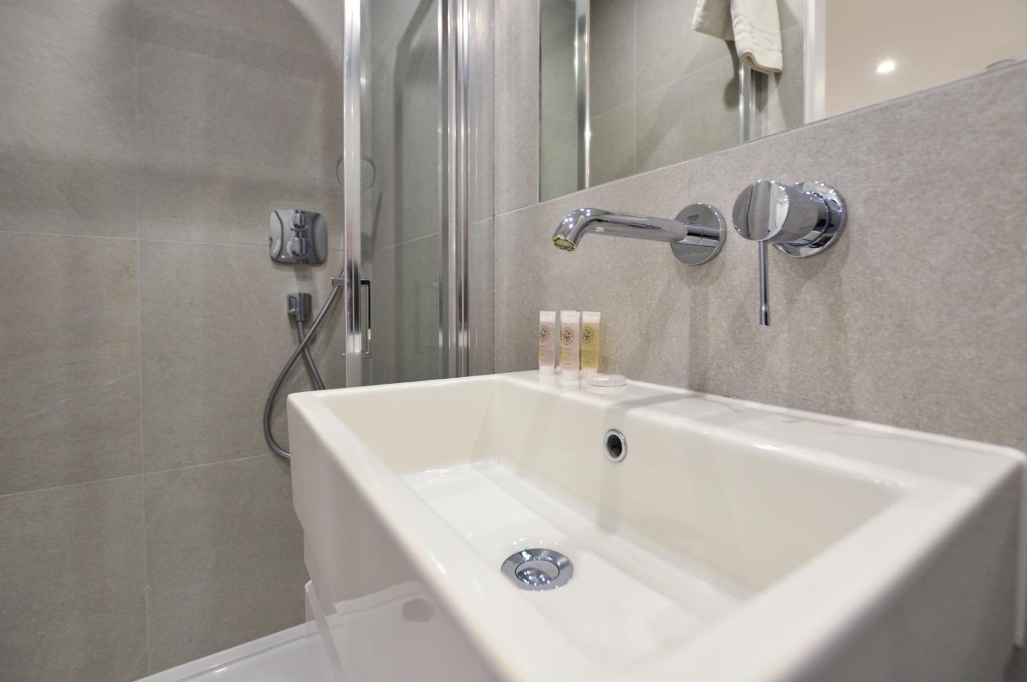 Earls Court East Serviced Apartments By Stayprime 런던 외부 사진
